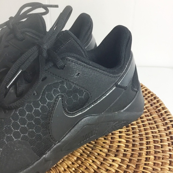 Nike Legend Essential 2 Mens Running Shoes All Black Size 9.5 - Picture 5 of 6